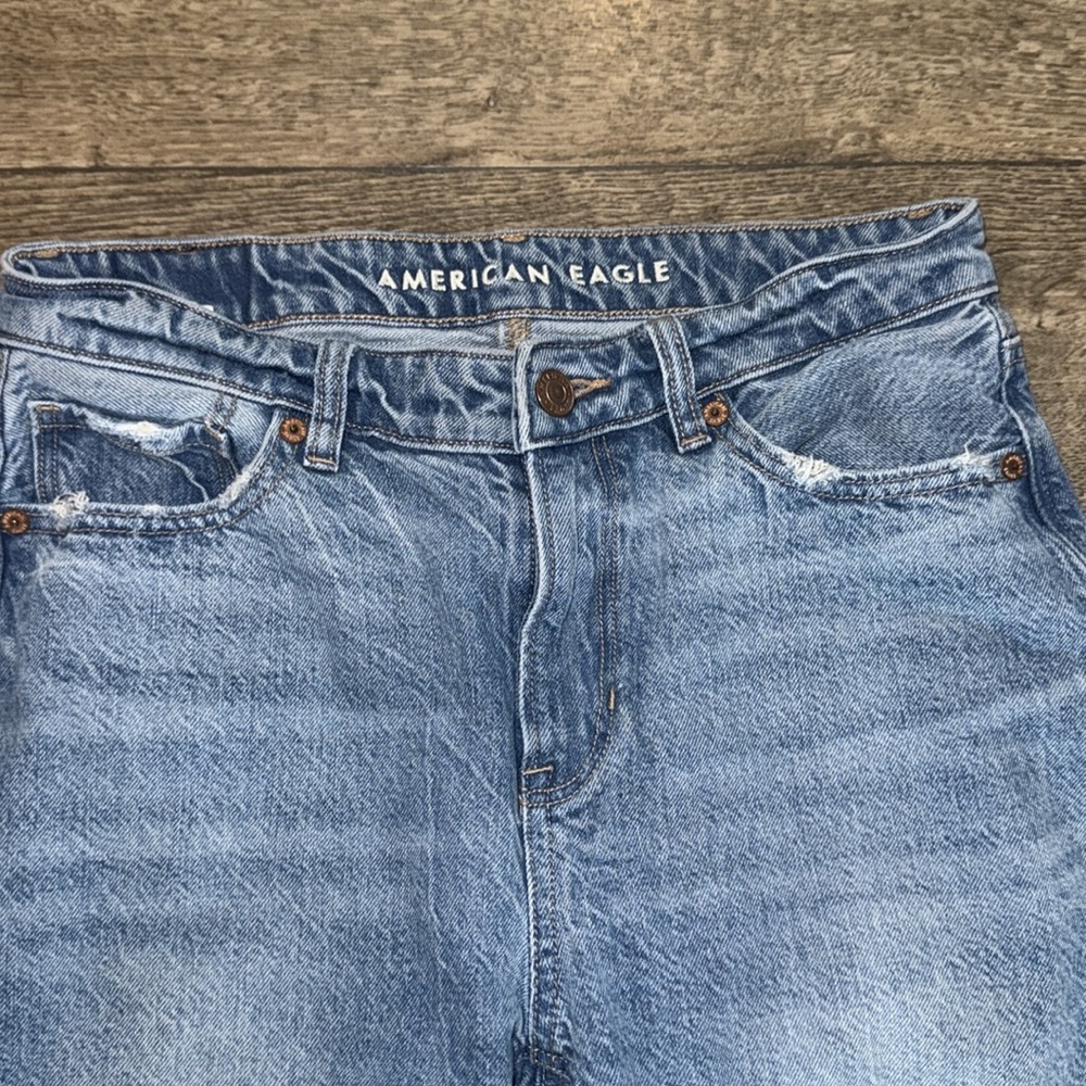 American Eagle Outfitters Light Blue Mom Jeans - Picture 2 of 5